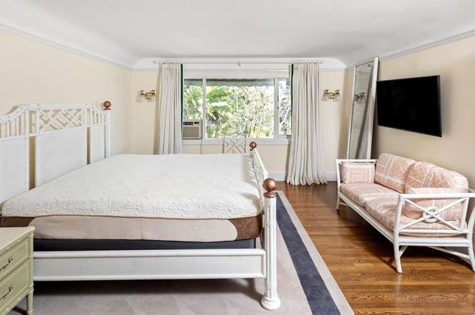 2003 La Brea Terrace Los Angeles CA 90046