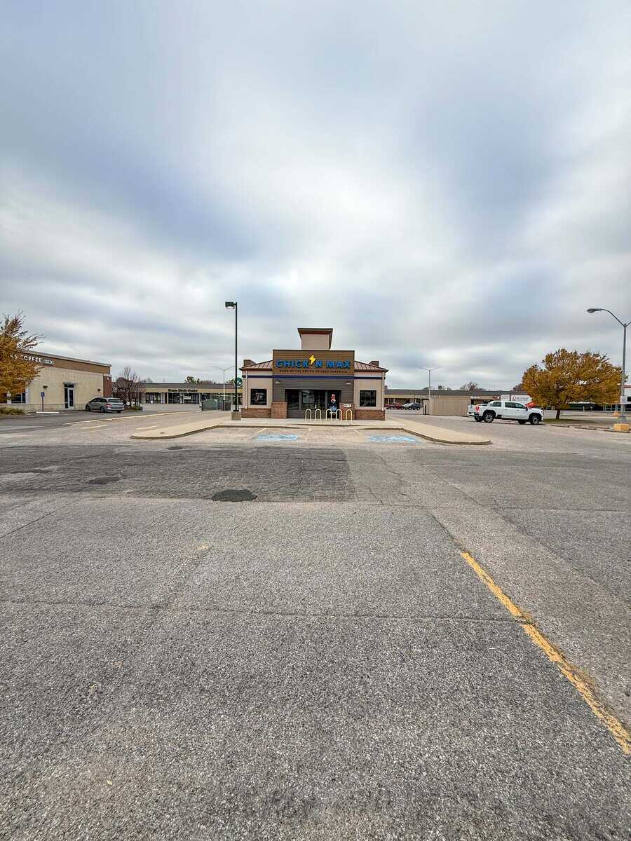 8977 W Central Avenue Wichita KS 67212