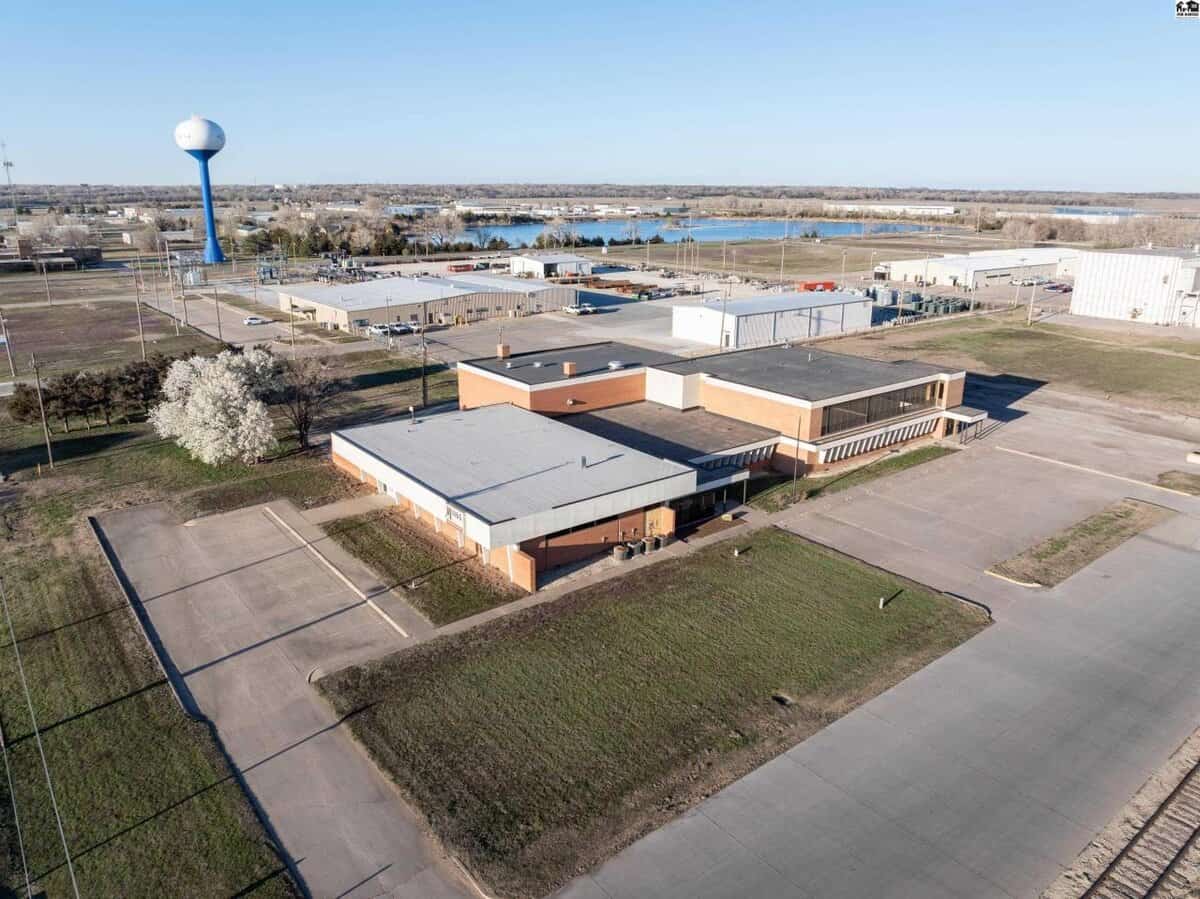 906 N Halstead Hutchinson KS 67501