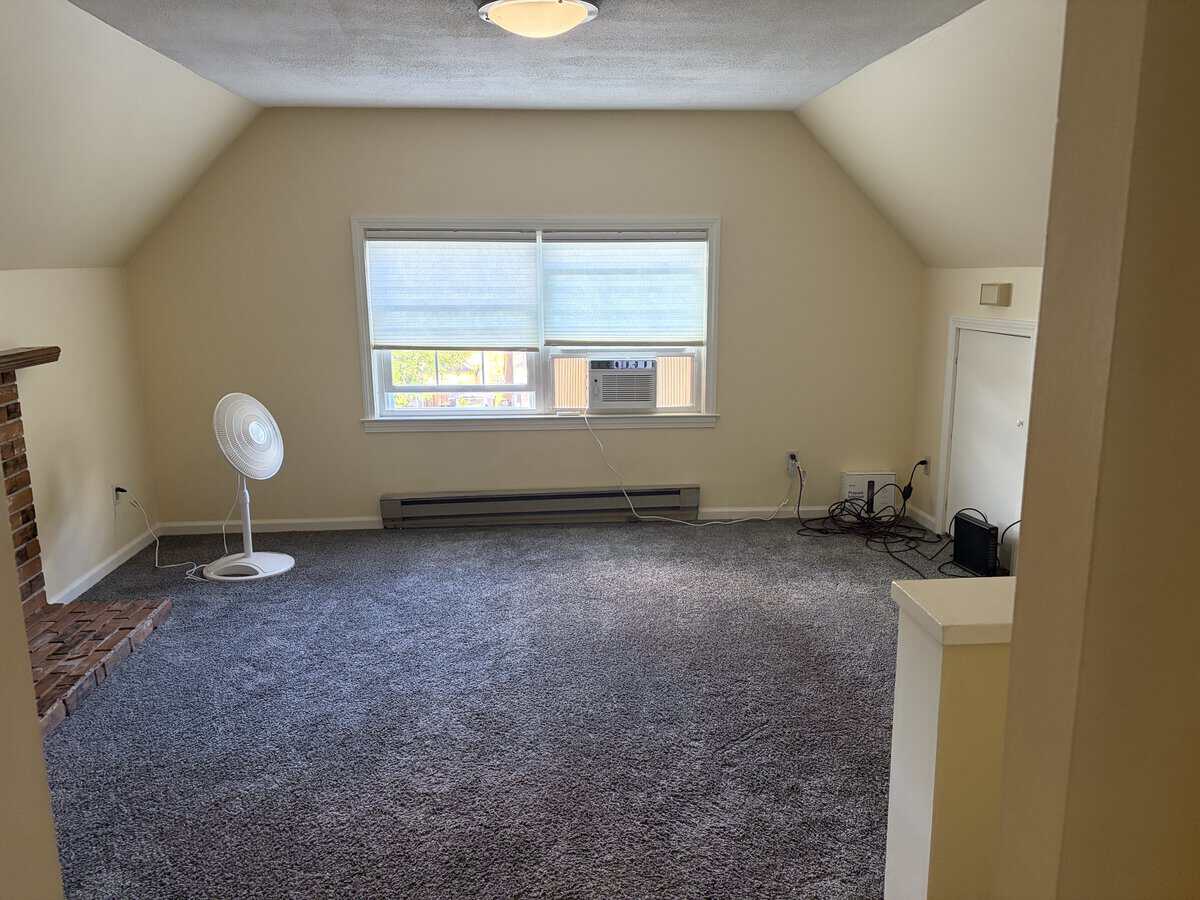 Holyoke MA 01040