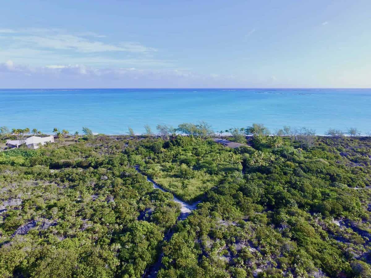 Queen's Highway Exuma BS
