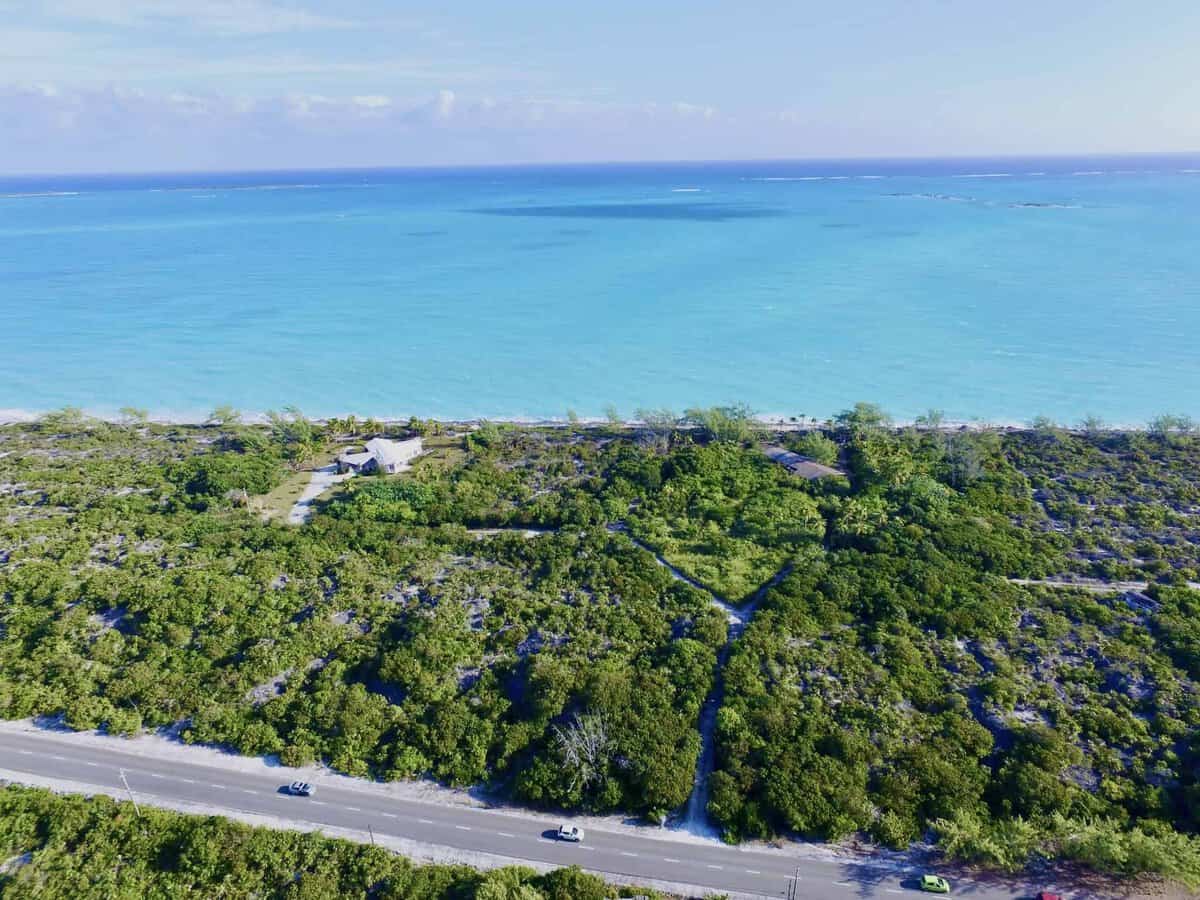 Queen's Highway Exuma BS