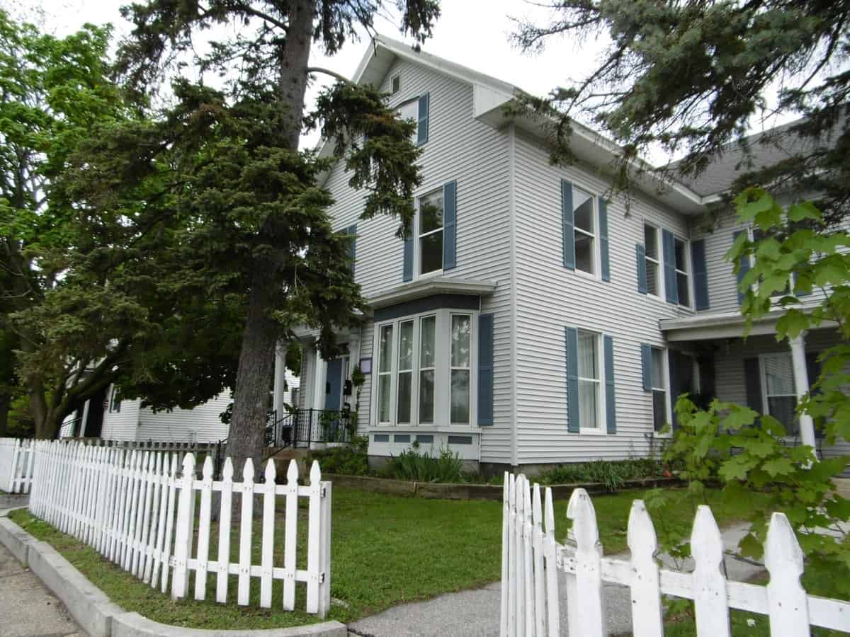 33 Walnut Street, Manchester NH X98624690 Peloquin Realty