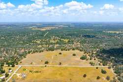 2774 County Road 320 Floresville TX 78114