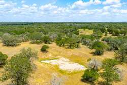 2774 County Road 320 Floresville TX 78114