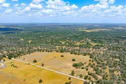 2774 County Road 320 Floresville TX 78114