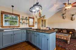 9549 Cr 277 Gillett TX 78116