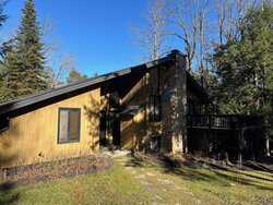Strattongate Jamaica VT 05343