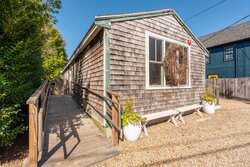 162 Main Street Essex MA 01929