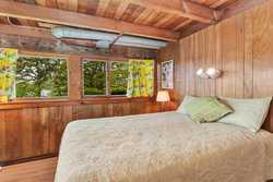Dennis MA 02670