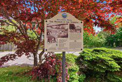 Hallowell ME