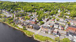 Hallowell ME