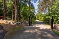 10 Reiling Pond Road Lincoln MA 01773