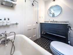 Vineyard Haven MA 02568