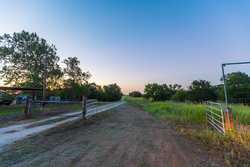 1173 Fm 1386 Luling TX 78648