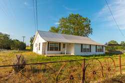 1173 Fm 1386 Luling TX 78648