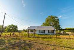 1173 Fm 1386 Luling TX 78648