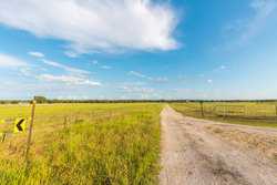 1173 Fm 1386 Luling TX 78648