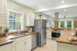 10 Thorndike Reading MA 01867