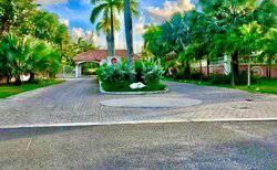 6 Venice Bay - Nicholas Cay New Providence Paradise Island BS