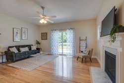 35 Catesby Lane Londonderry NH 03053