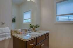 35 Catesby Lane Londonderry NH 03053
