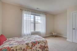 35 Catesby Lane Londonderry NH 03053