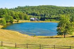 37 Maxham Road Pomfret VT 05067