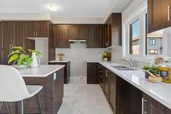 15 Venture Way Thorold ON L2V 0G9