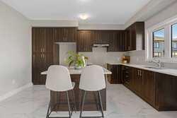 15 Venture Way Thorold ON L2V 0G9