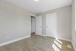 15 Venture Way Thorold ON L2V 0G9