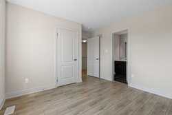 15 Venture Way Thorold ON L2V 0G9