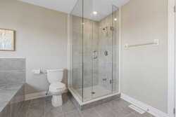 15 Venture Way Thorold ON L2V 0G9