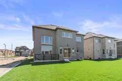 15 Venture Way Thorold ON L2V 0G9
