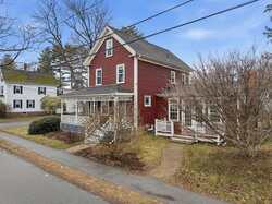 34 Maple Ste Hamilton MA 01982