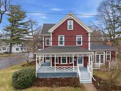 34 Maple Ste Hamilton MA 01982
