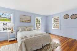 34 Maple Ste Hamilton MA 01982