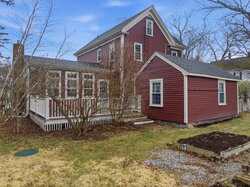 34 Maple Ste Hamilton MA 01982