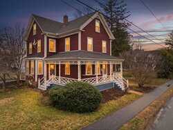 34 Maple Ste Hamilton MA 01982