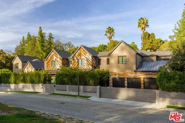 16174 Woodvale Road Encino CA 91436
