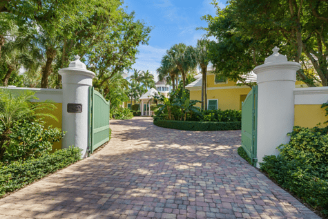 Paradise Island Drive Lyford Cay BS