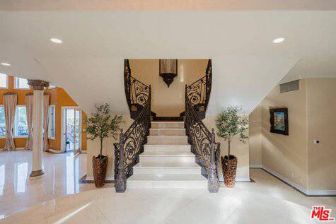 11131 Mountcastle Drive Studio City CA 91604