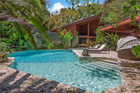 4895 N Kendall Drive Miami FL 33156