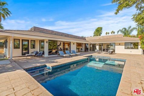 10860 Via Verona Street Los Angeles CA