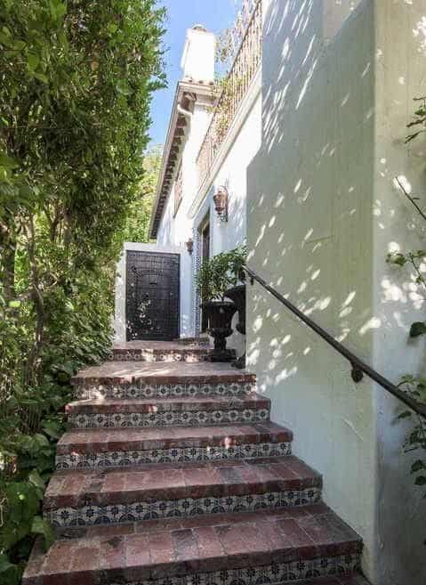 2862 Nichols Canyon Road Los Angeles CA 90046