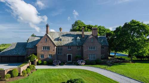 16 Tuthill Lane Remsenburg NY