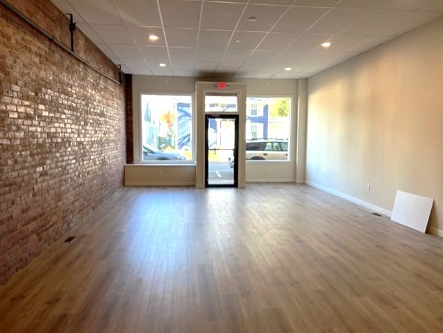 102 Cottage Street Easthampton MA 01027