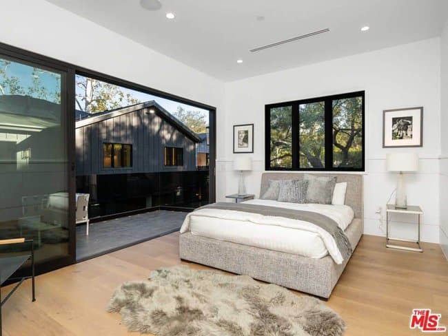 4565 Encino Avenue ENCINO CA 91316