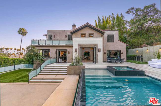 7801 Hillside Avenue Los Angeles CA 90046
