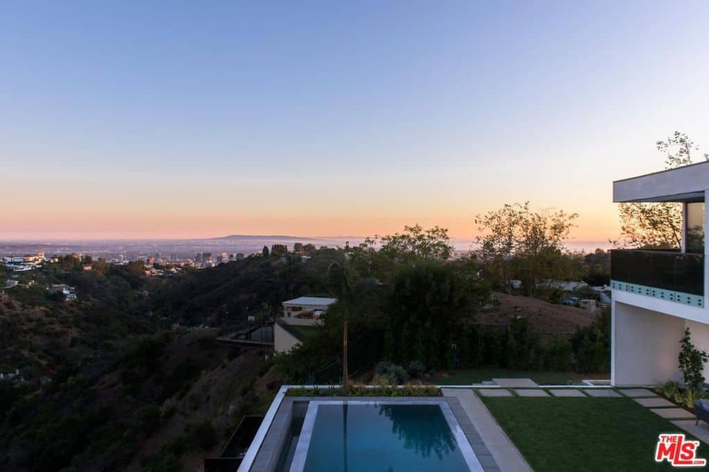 1218 Roberto Lane Los Angeles CA